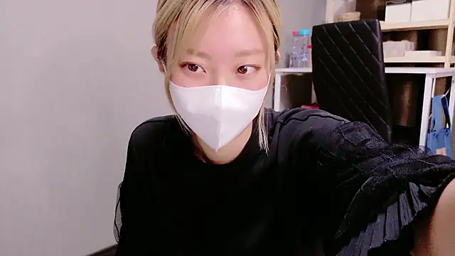 Nana  ch online show from 22, 10, 2025