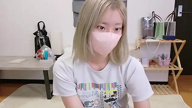 Nana  ch online show from 12, 11, 2025