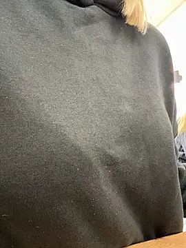 Snapshot of CaitlinSugar chatting on 4, 11, 2025 CaitlinSugar online show from 4, 11, 2025