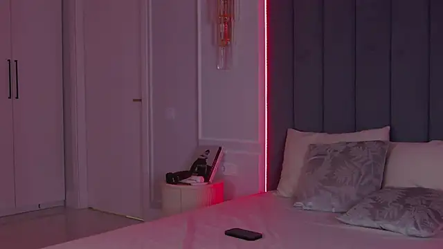 VioletAsh online show from 12, 4, 2026