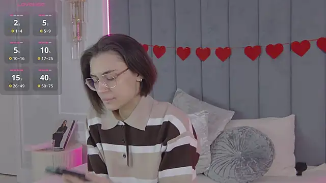 VioletAsh online show from 5, 3, 2026