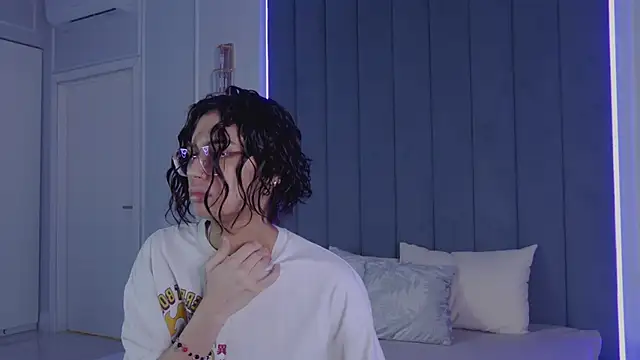 VioletAsh online show from 14, 4, 2026