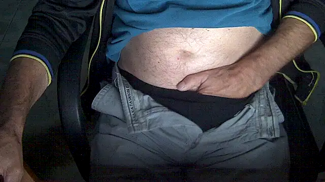 Snapshot of velikifant7 chatting on 18, 11, 2025 velikifant7 online show from 18, 11, 2025