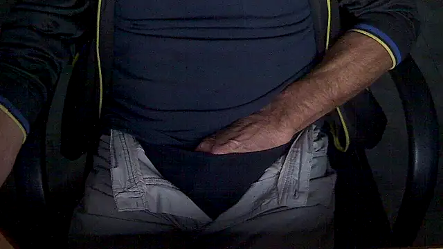 Snapshot of velikifant7 chatting on 30, 11, 2025 velikifant7 online show from 30, 11, 2025