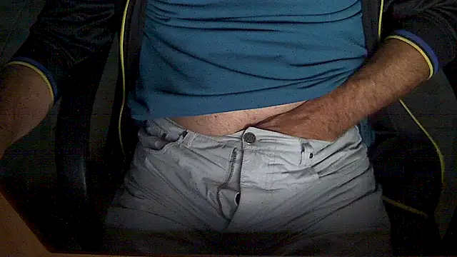 Snapshot of velikifant7 chatting on 16, 11, 2025 velikifant7 online show from 16, 11, 2025