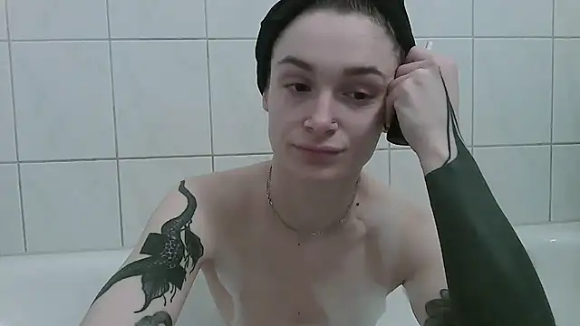   Leyla   online show from 14, 11, 2025