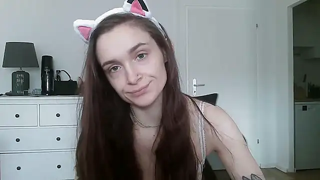   Leyla   online show from 3, 11, 2025