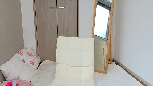 riri  nyan o0 online show from 15, 4, 2026