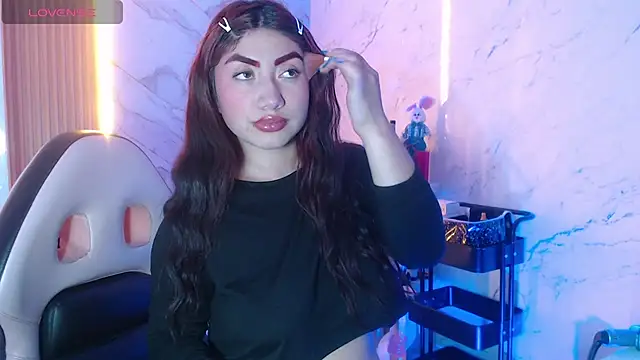 Snapshot of Sophia_tf chatting on 8, 5, 2026 Sophia tf online show from 8, 5, 2026