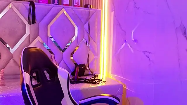 Sophia tf online show from 10, 4, 2026