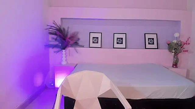 MiaLux5 online show from 19, 9, 2025
