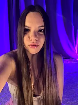 Chloe loo online show from 15, 9, 2025