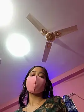 maya-Couple19 online show from 14, 4, 2026