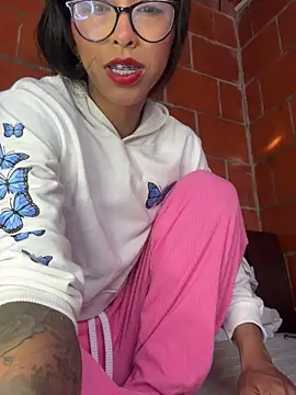 Emma  cumlovee online show from 20, 4, 2026