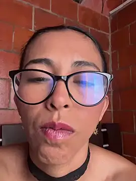 Emma  cumlovee online show from 10, 4, 2026