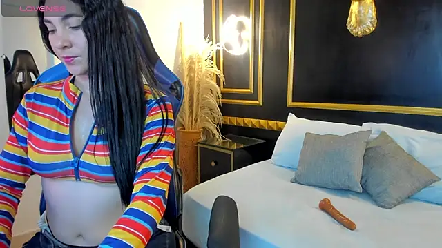 lisaa brown  online show from 13, 9, 2025