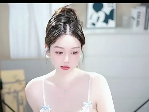 Snapshot of abbyli12 chatting on 21, 10, 2025 abbyli12 online show from 21, 10, 2025