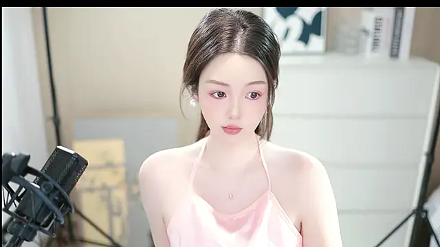 Snapshot of abbyli12 chatting on 15, 11, 2025 abbyli12 online show from 15, 11, 2025