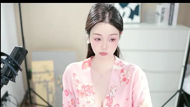 Snapshot of abbyli12 chatting on 11, 11, 2025 abbyli12 online show from 11, 11, 2025