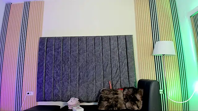 daniella moll online show from 25, 9, 2025
