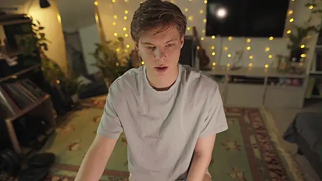 RusBradPitt online show from 5, 4, 2026