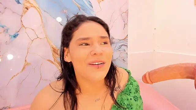 Snapshot of TIFFANY_GLOW__ chatting on 22, 10, 2025 TIFFANY GLOW online show from 22, 10, 2025