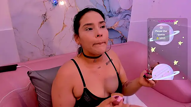 Snapshot of TIFFANY_GLOW__ chatting on 12, 11, 2025 TIFFANY GLOW online show from 12, 11, 2025