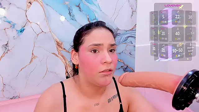 Snapshot of TIFFANY_GLOW__ chatting on 25, 10, 2025 TIFFANY GLOW online show from 25, 10, 2025