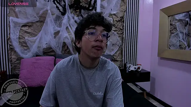 Snapshot of Desire_Ecstasy chatting on 3, 11, 2025 Desire Ecstasy online show from 3, 11, 2025