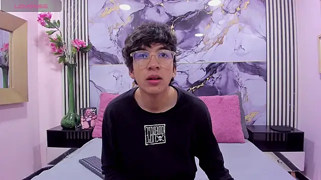 Snapshot of Desire_Ecstasy chatting on 8, 10, 2025 Desire Ecstasy online show from 8, 10, 2025