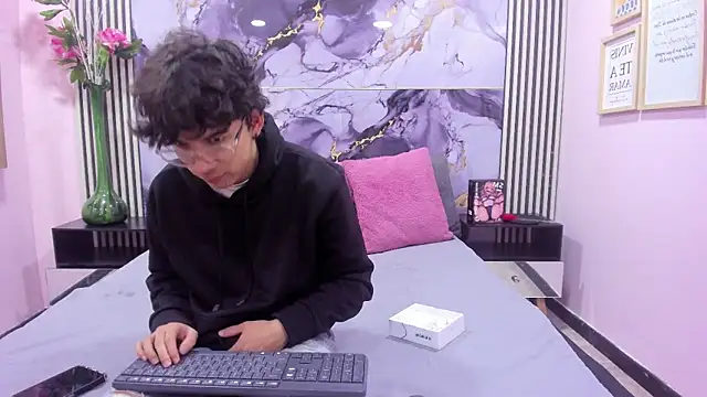 Snapshot of Desire_Ecstasy chatting on 11, 10, 2025 Desire Ecstasy online show from 11, 10, 2025