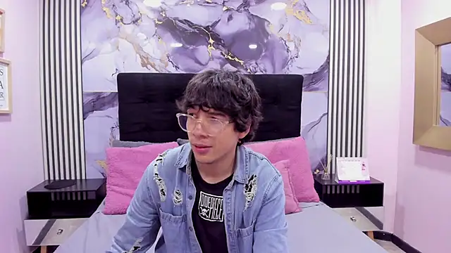 Snapshot of Desire_Ecstasy chatting on 2, 12, 2025 Desire Ecstasy online show from 2, 12, 2025