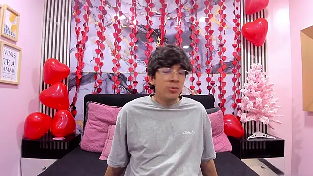 Desire Ecstasy online show from 18, 2, 2026