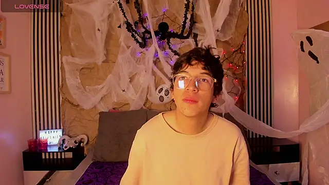 Snapshot of Desire_Ecstasy chatting on 23, 10, 2025 Desire Ecstasy online show from 23, 10, 2025