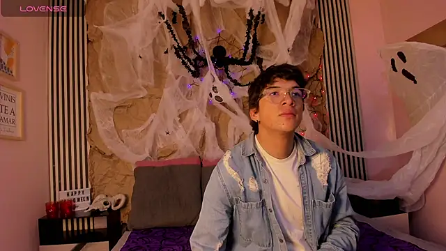 Snapshot of Desire_Ecstasy chatting on 24, 10, 2025 Desire Ecstasy online show from 24, 10, 2025