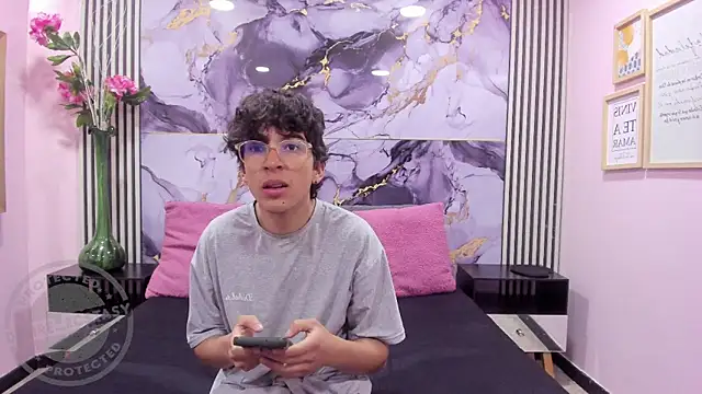 Snapshot of Desire_Ecstasy chatting on 13, 10, 2025 Desire Ecstasy online show from 13, 10, 2025