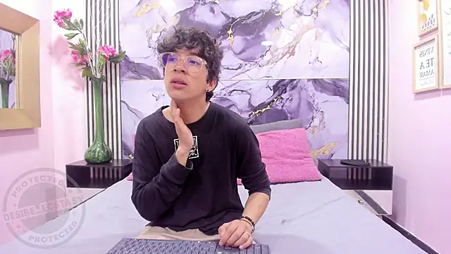 Snapshot of Desire_Ecstasy chatting on 12, 10, 2025 Desire Ecstasy online show from 12, 10, 2025