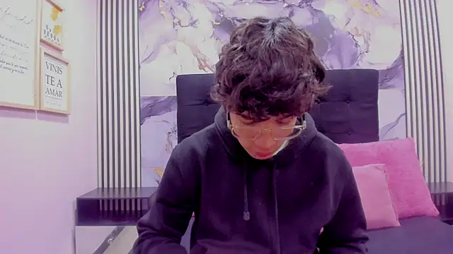 Snapshot of Desire_Ecstasy chatting on 23, 11, 2025 Desire Ecstasy online show from 23, 11, 2025