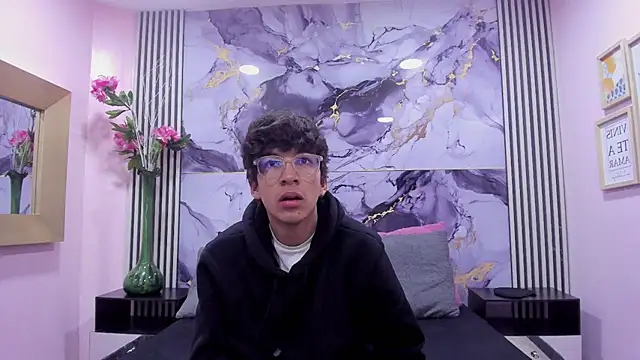 Snapshot of Desire_Ecstasy chatting on 15, 10, 2025 Desire Ecstasy online show from 15, 10, 2025