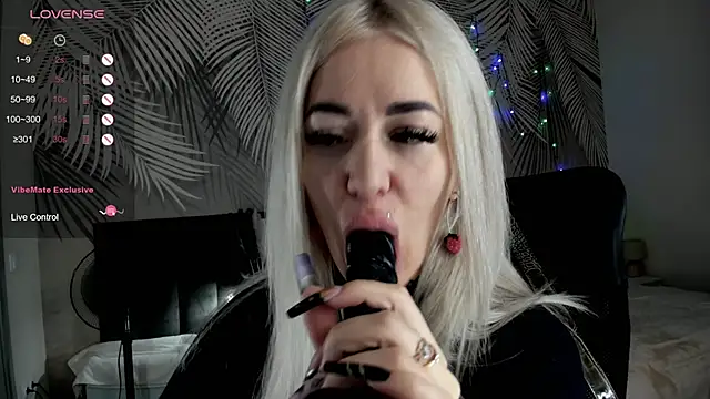 Kira Key online show from 16, 3, 2026