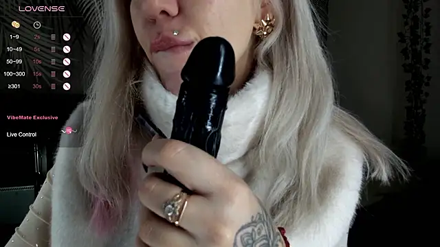 Kira Key online show from 10, 3, 2026