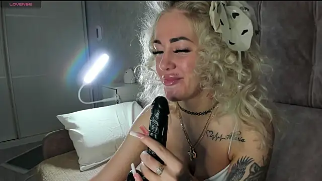 Kira Key online show from 20, 4, 2026