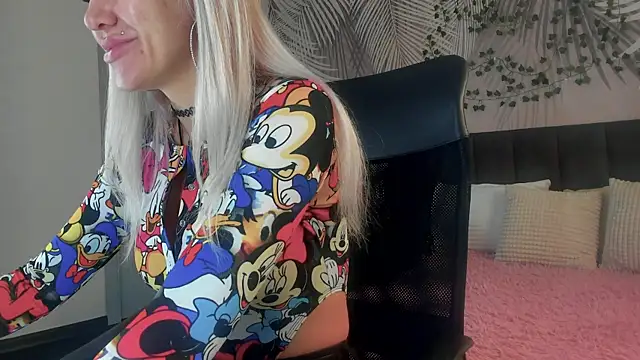 Snapshot of Kira_Key chatting on 1, 11, 2025 Kira Key online show from 1, 11, 2025