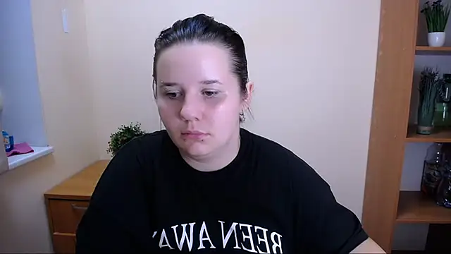 Mina sky  online show from 9, 9, 2025