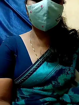 Snapshot of sushma26 chatting on 13, 5, 2026 sushma26 online show from 13, 5, 2026
