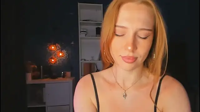 Snapshot of Eviesa_Soffija chatting on 26, 10, 2025 Eviesa Soffija online show from 26, 10, 2025