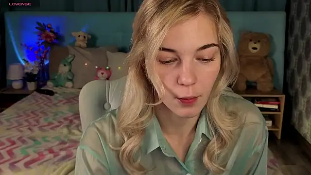 Aurora Bennet online show from 17, 11, 2025