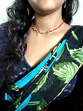AnanyaKapoor89 online show from 13, 9, 2025