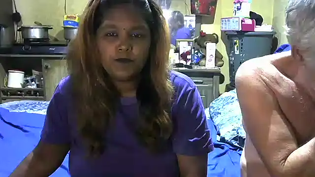 Snapshot of crazyloverstasmike chatting on 2, 10, 2025 crazyloverstasmike online show from 2, 10, 2025