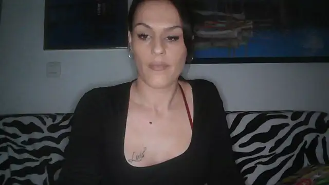 Snapshot of yumara351 chatting on 28, 11, 2025 yumara351 online show from 28, 11, 2025